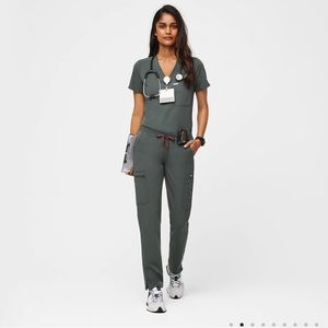 FIGS yola skinny scrub pants bonsai size medium tall